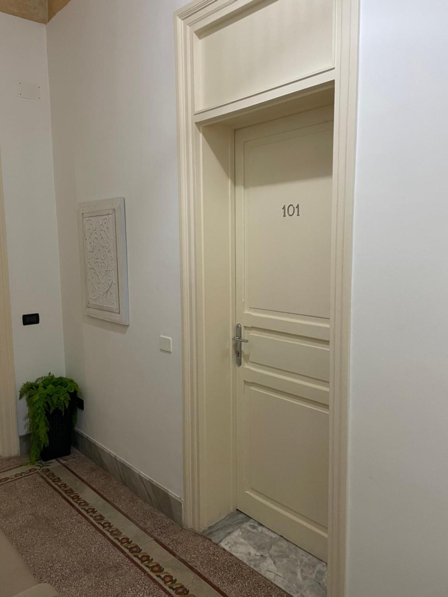 Casa Vacanze Woodhouse 마르살라 외부 사진